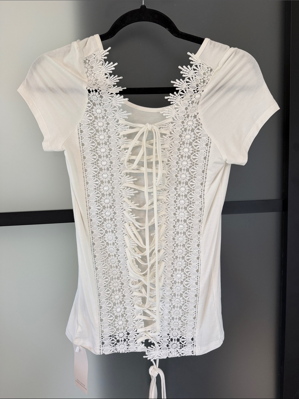 Tobi NWT Women's M White Lace-Up Corset tie Top short white/cream soft sexy!